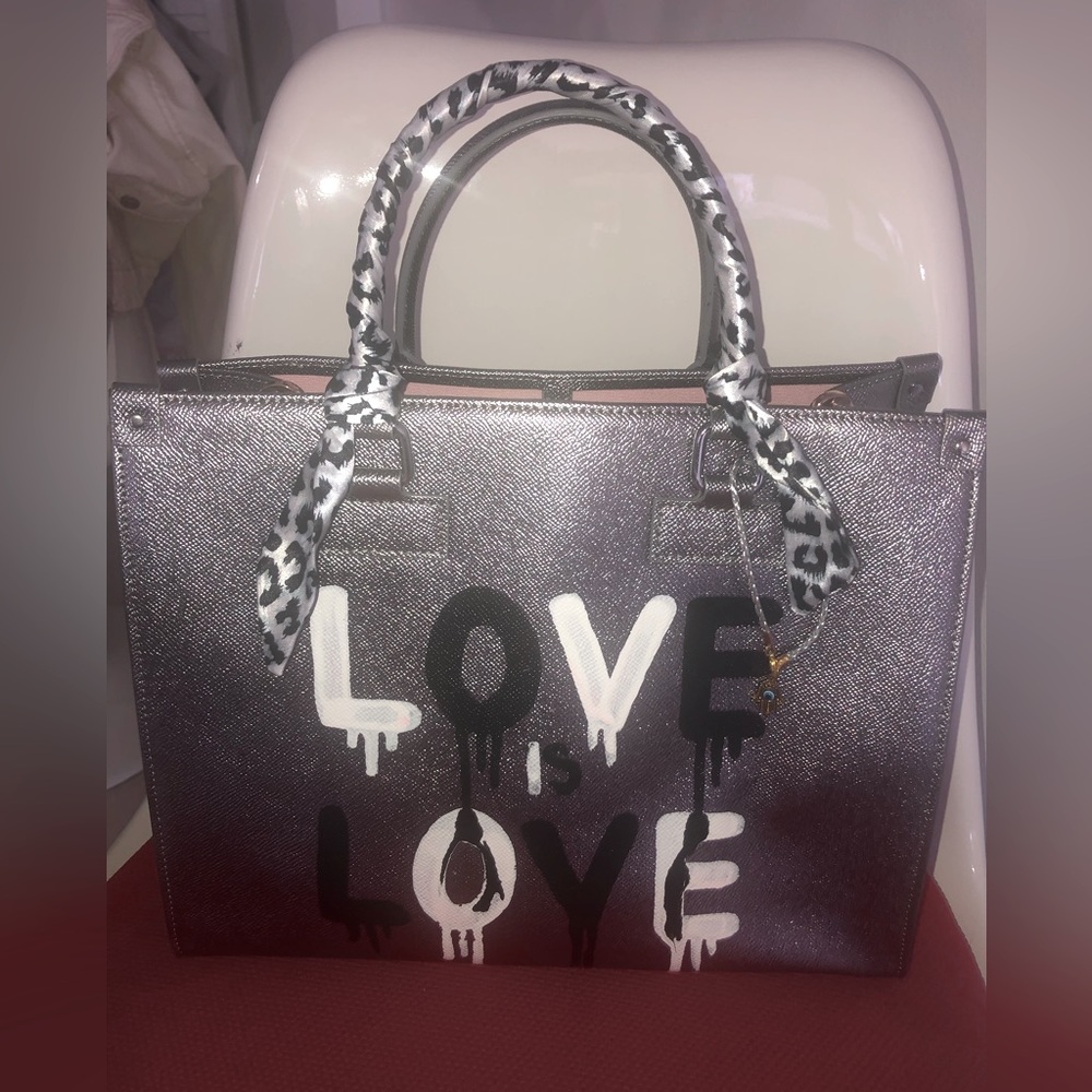 Bag hand painted